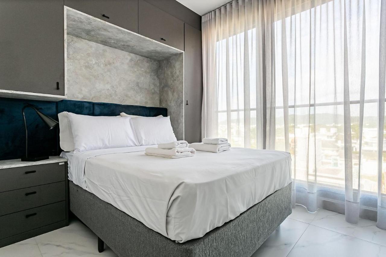 Novo, COMPLETO e Moderno em condomínio incrível no coração de Jurerê Internacional #JA15 Florianópolis Extérieur photo